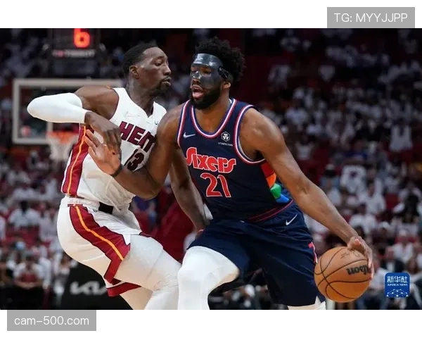 热火对阵76人比赛中，场边观众疑似干扰罚球引发技术犯规